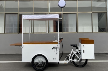 Creative ice cream tricycle: a new choice for summer sweetness
